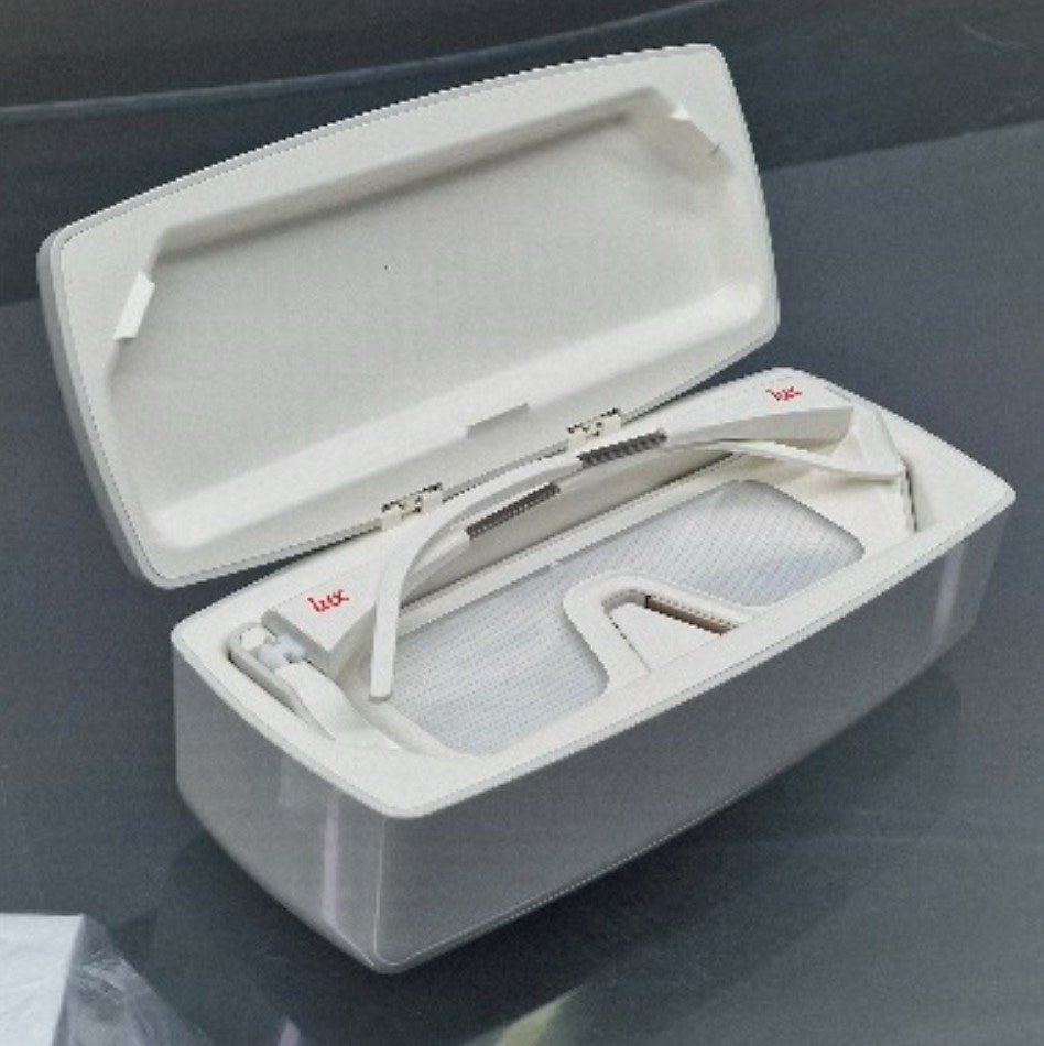 Eyepower Lux in open storage case